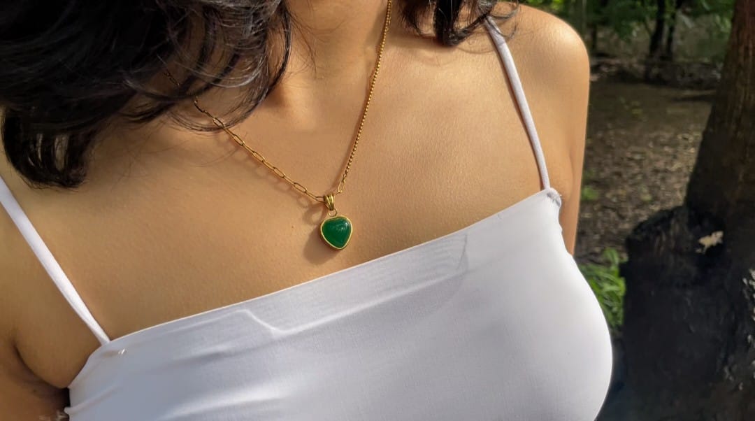 Opulent emerald necklace
