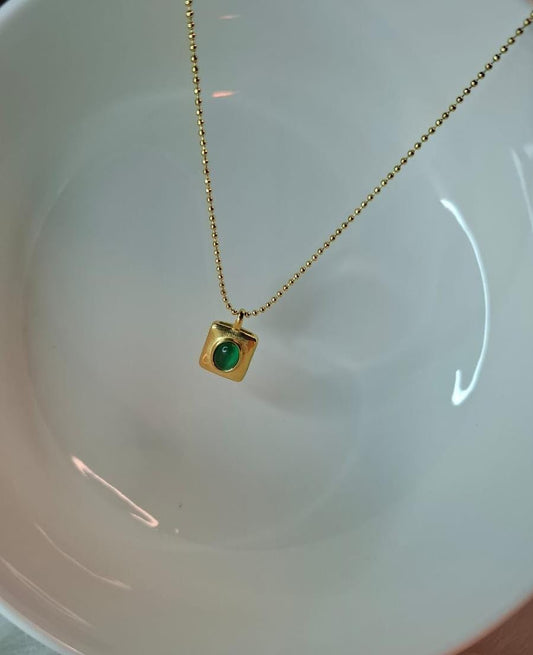 Emerald gem pendant